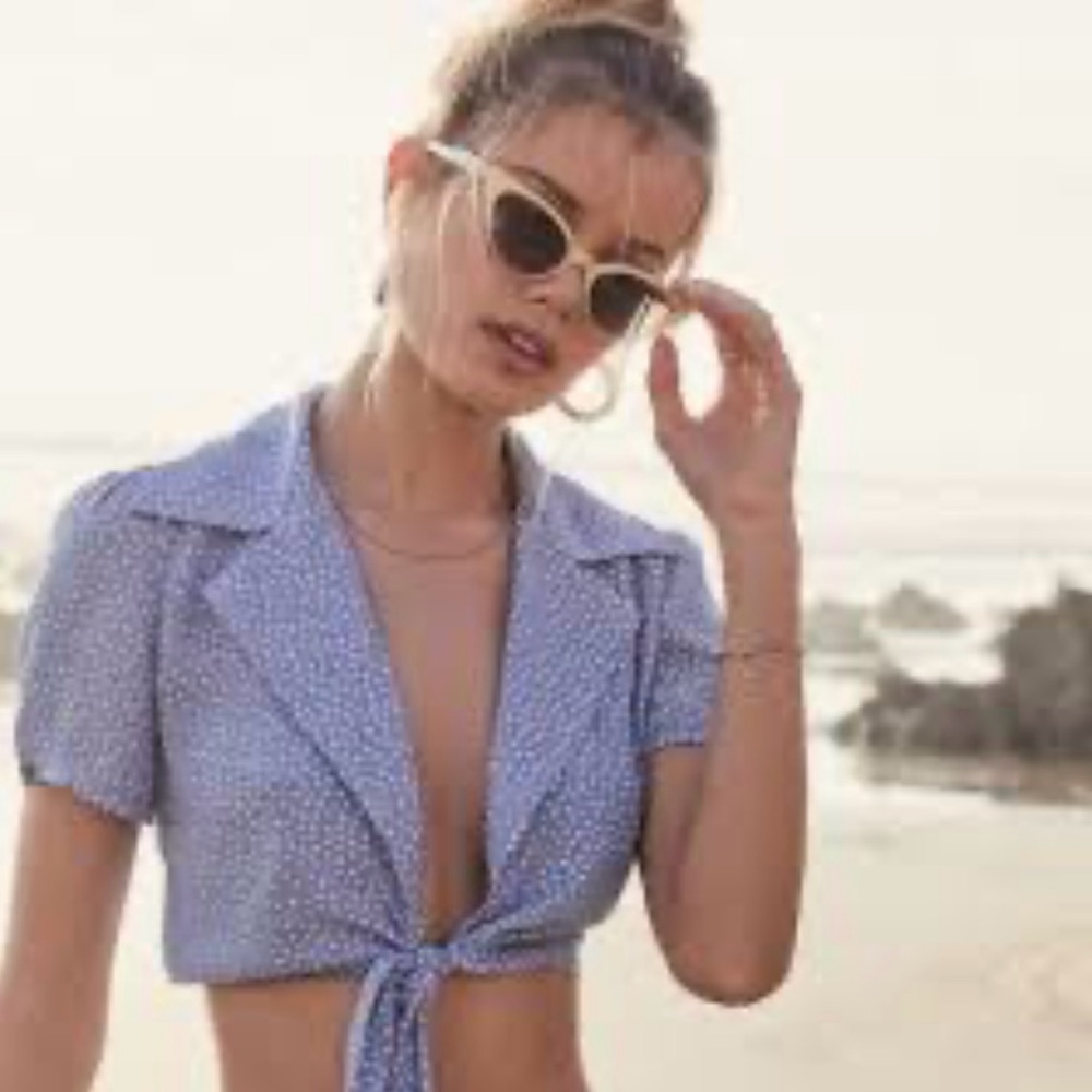 Cropped Light Blue Polka Dot Tie Shirt; Size Small